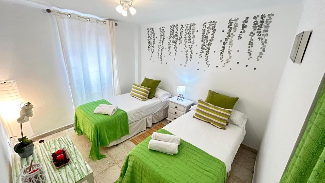Cozy Town House With Terrace And Free Wifi Villa Ronda Buitenkant foto