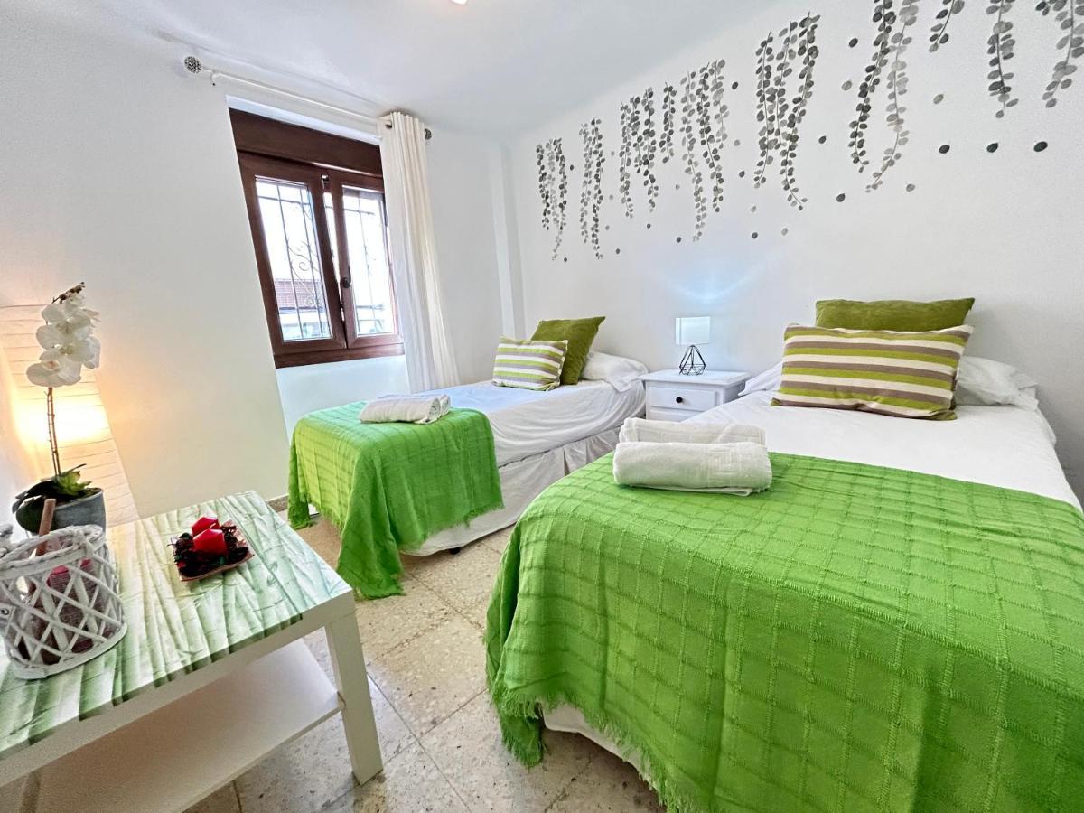 Cozy Town House With Terrace And Free Wifi Villa Ronda Buitenkant foto