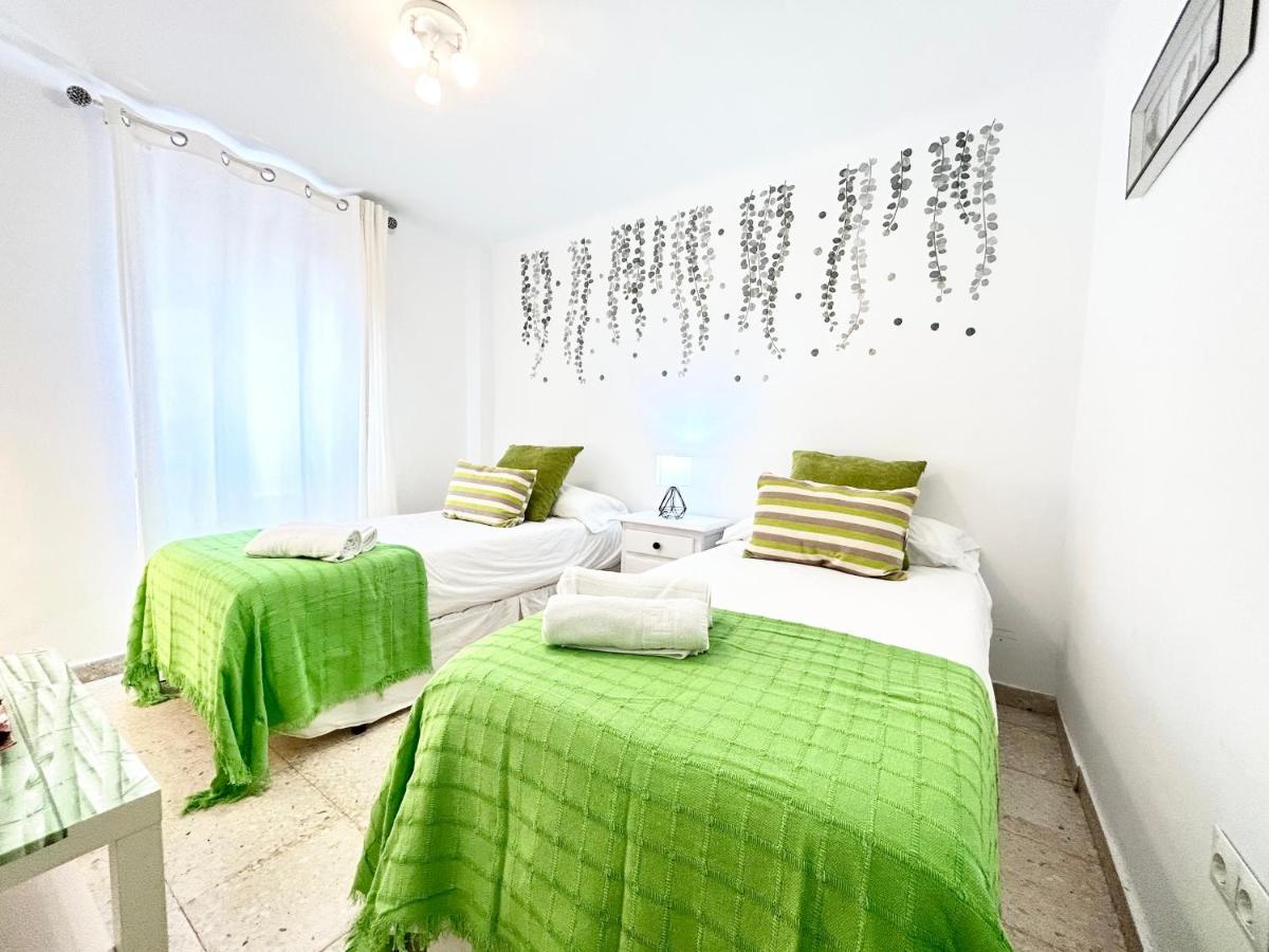 Cozy Town House With Terrace And Free Wifi Villa Ronda Buitenkant foto