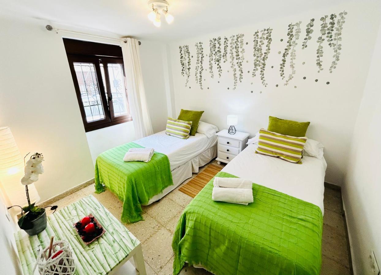 Cozy Town House With Terrace And Free Wifi Villa Ronda Buitenkant foto